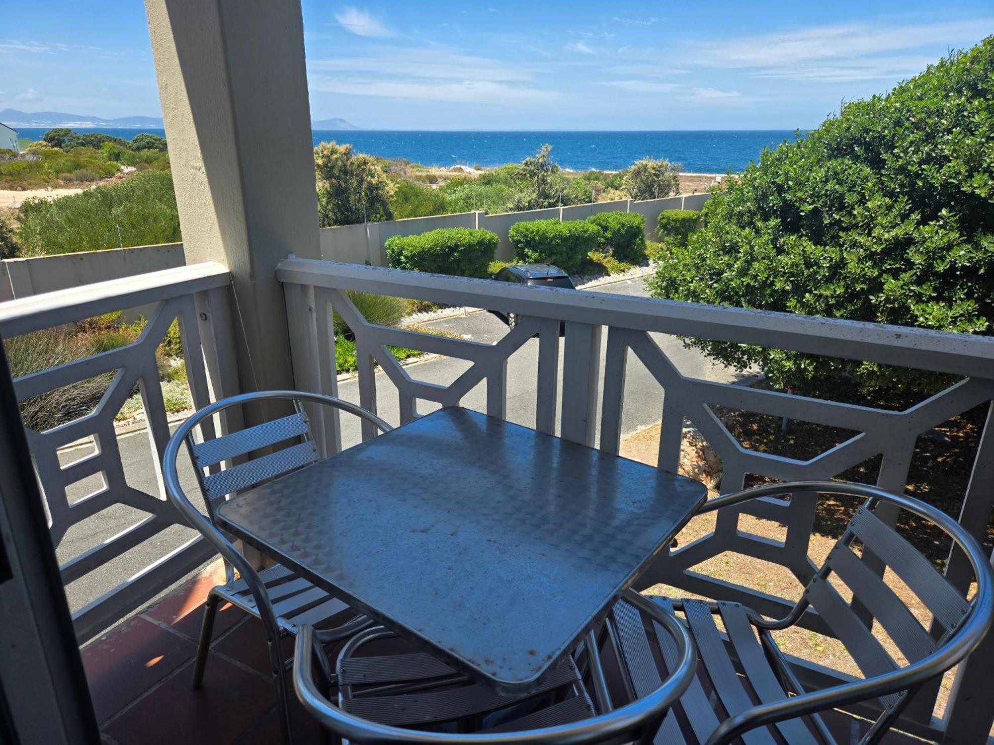 Hermanus Beach Club Room photo